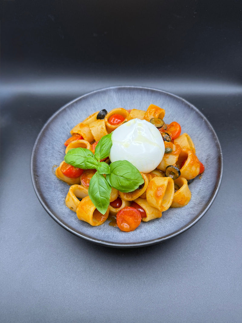 Tomatenpasta mit unserer karamellisierten Tomatensauce mit Parmesan für 2 Personen